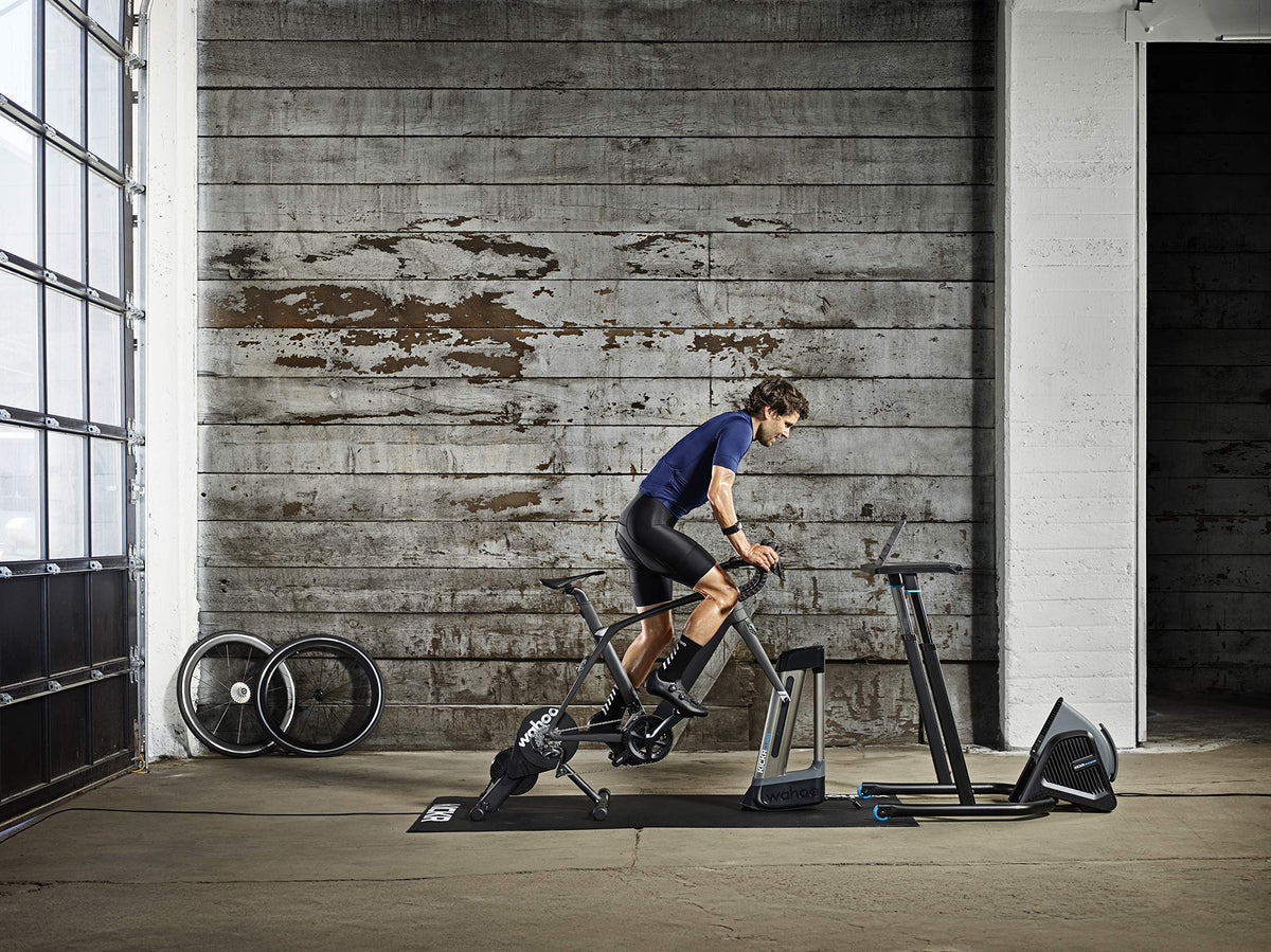Bluetooth Ventilator KICKR HEADWIND 4 Geschwindigkeiten bis 48 km/h für Indoor Cycling mit App-Steuerung und ANT+