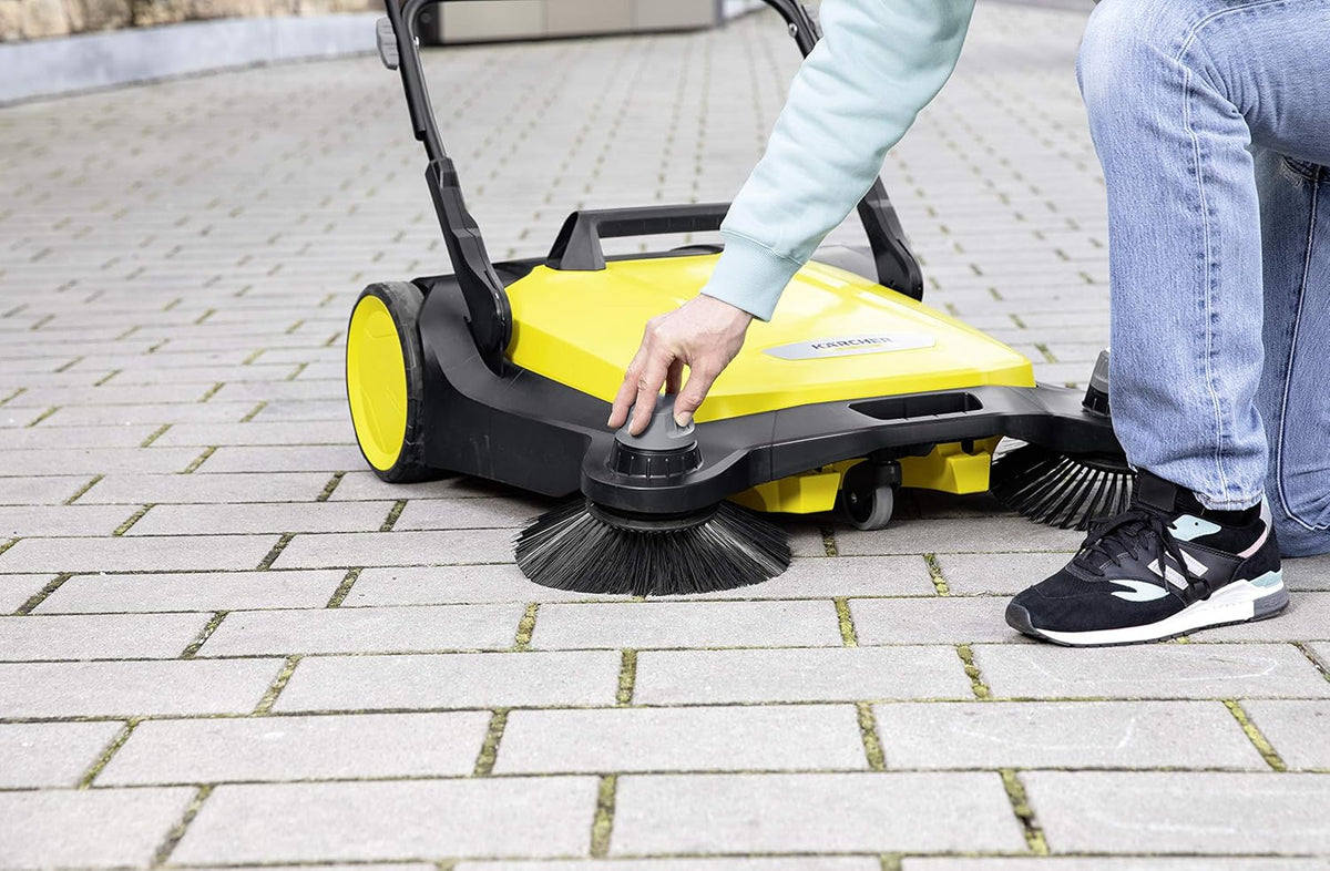 Kehrmaschine S 6 Twin 860 mm Arbeitsbreite 38 l Kehrbehälter 2 Seitenbesen ergonomischer Schubbügel