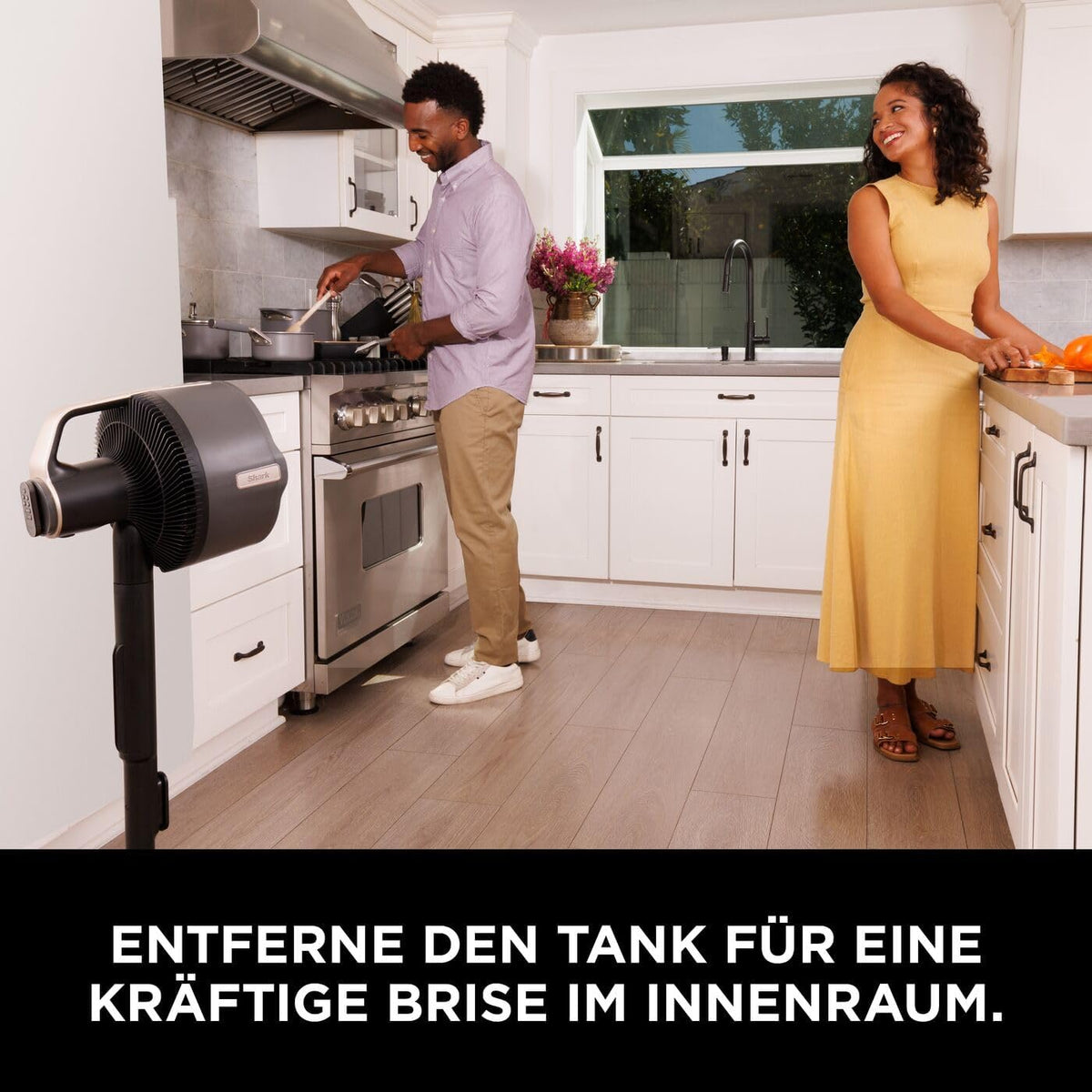 Akku Ventilator mit Sprühsystem FA300EU Stand- und Tischventilator 5 Geschwindigkeiten Fernbedienung 24h Laufzeit