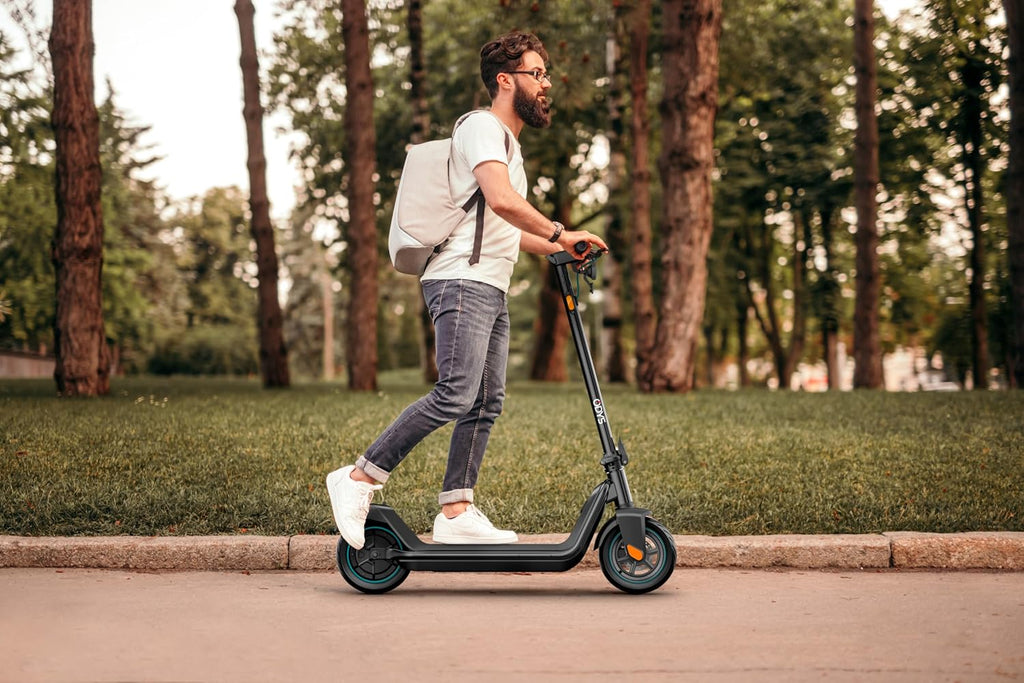 E-Scooter X900010-99 klappbar 450W Motor 50 km Reichweite 10,5 Zoll Luftreifen mit Blinker