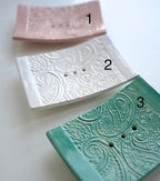 Eckige Seifenschale aus Keramik 11x7cm mit Ablauflöchern