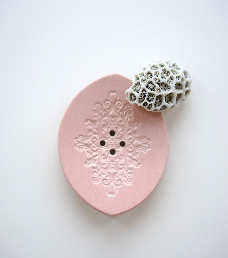 Ovale Seifenschale aus Keramik 9x7cm mit Ablauflöchern
