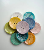 7 cm runde Keramik Seifenschale mit Ablauflöchern in vielen Farben