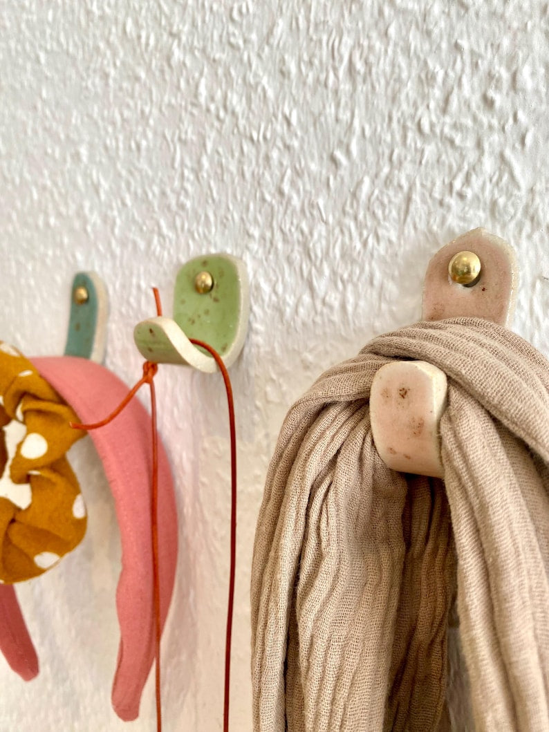 Keramik Wandhaken Lieblingshaken Handgefertigt Aufhänger für Haarbänder Schmuck Ketten Haarreifen Badezimmer Gesprenkelte Glasur