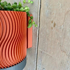 Selbstbewässernder Wandblumentopf mit Wasserreservoir – Moderner Pflanzentopf, Weiß, Aufhängung, Minimalistisch, 120x90 mm
