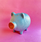 Keramik-Sparschwein mit Blumenrelief, Steinzeug, Grau, 16 cm Höhe