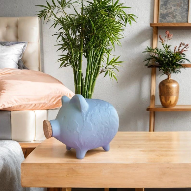 Keramik-Sparschwein mit Blumenrelief, Steinzeug, Grau, 16 cm Höhe