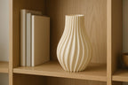 Modernes, gewelltes Keramik-Vase, nordischer Stil, dekoratives Wohnaccessoire