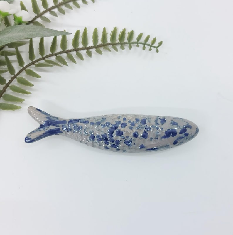 Keramik glasierte Sardine – Handgefertigte Hängedekoration (15-20 cm, verschiedene Farben)