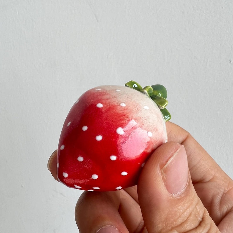 Keramikobst-Dekor-Set – Erdbeer-Granatapfel-Kirsch-Figuren, Handgefertigte Mini-Figuren für Regal-Schreibtisch-Dekoration