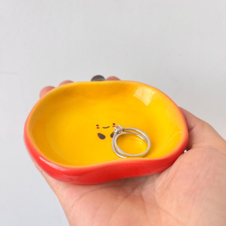 Kawaii Handbemalte Apfel Keramik Ring Schale, Schreibtisch Dekor Schmuck Halter, 9 cm
