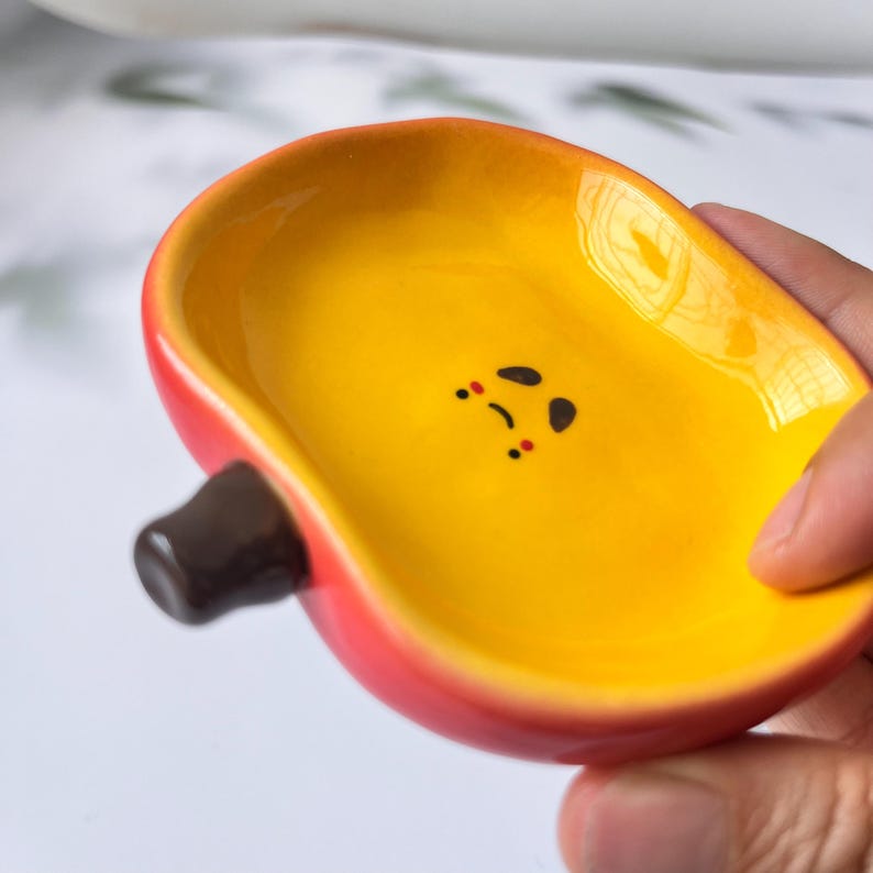 Kawaii Handbemalte Apfel Keramik Ring Schale, Schreibtisch Dekor Schmuck Halter, 9 cm