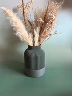 Gerippte Japandi-Vase, modernes minimalistisches Gefäß für Trockenblumen, Dekoration
