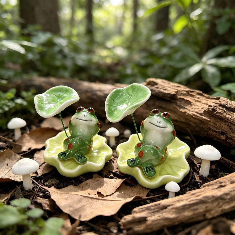 Handgefertigte Keramik Frosch Figur grün drehbar Miniatur Skulptur 6x7x10cm für Wohnkultur