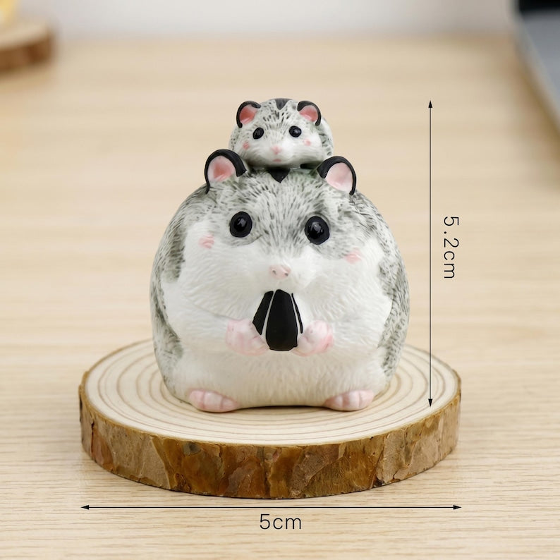 Keramik Tierfigur mit Holzsockel, 5 cm Schreibtischdekoration, Hamster Figur