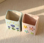 Keramik Stiftebecher mit 3D Blumenmuster, Tulpen oder Gänseblümchen, Schreibtisch Organizer, Stiftehalter, 11x7x12 cm