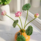 Keramik Lotus & Orange Vase mit künstlichen rosa Lotusblüten und Seerosenblättern