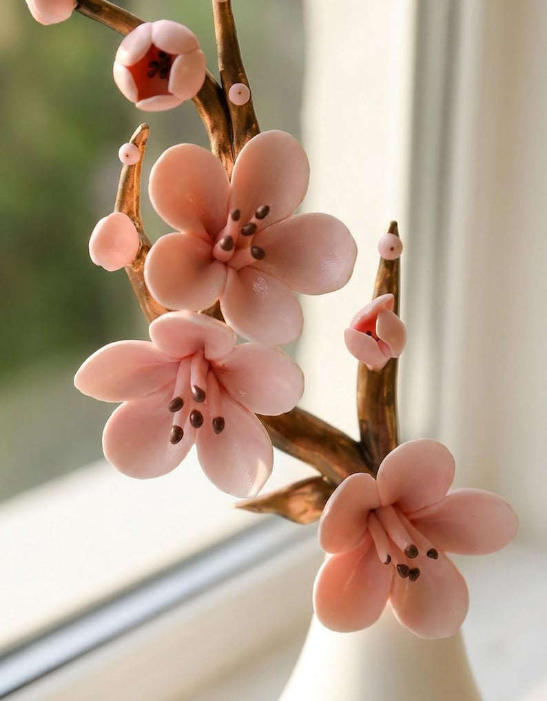 Handmodellierter Keramik Pflaumenblüten Zweig mit Vase, Schreibtischdekor