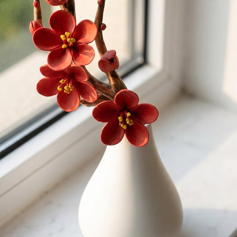 Handmodellierter Keramik Pflaumenblüten Zweig mit Vase, Schreibtischdekor
