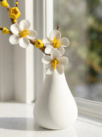 Handmodellierter Keramik Pflaumenblüten Zweig mit Vase, Schreibtischdekor
