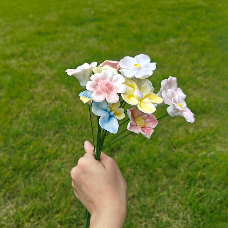 Handgefertigte Keramik Blumenstrauß Pastell Blumendekor Cottagecore