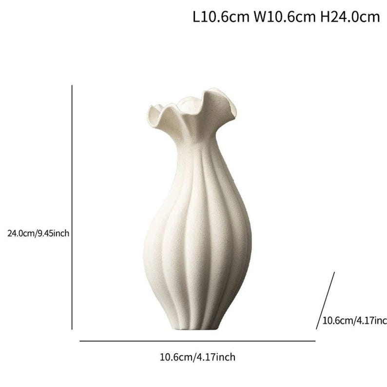 Moderne Keramikvase mit matter Oberfläche