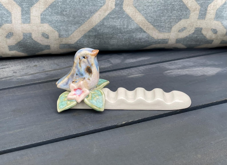 Keramik Pinselablage mit Vogel Akzent - Handbemalt, Steinzeugton, 12 x 5 cm