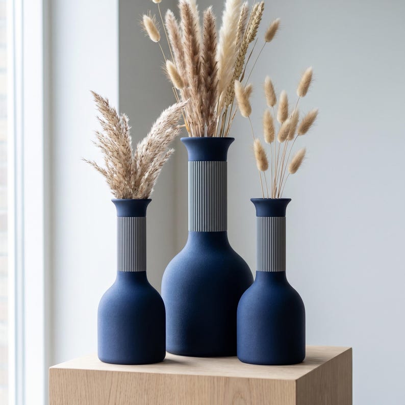 Moderne, zweifarbige Vase mit geripptem Hals und Soft-Touch-Oberfläche – wasserdicht – 24,5 cm