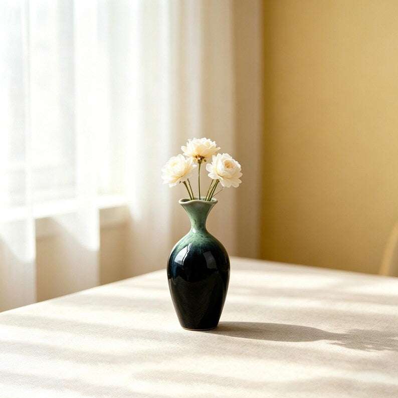 Handgefertigte Mini-Keramikvase, kleine Blumenvase, glasierte Keramik, 15,5 cm