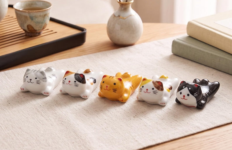 Keramik Katzen-Essstäbchenablage, 5,1 cm, handbemalt, Tischdekoration, Mini-Katzenfigur